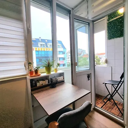 Compact Next To Troikata Square Apartmán Burgas City
