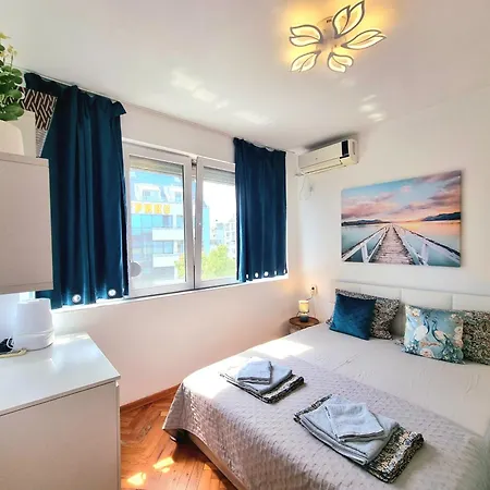 Apartmán Compact Next To Troikata Square *